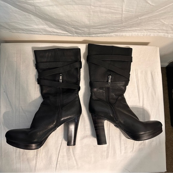 UGG Leather Black Boots - Picture 9 of 11